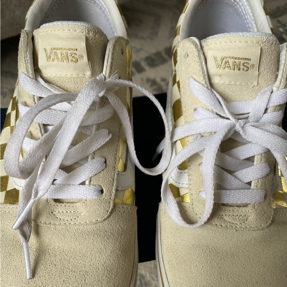 VANS - Picture 6 of 7